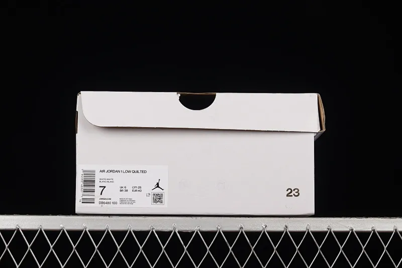 All categories Air Jordan Jordan series basketball shoes Air Jordan 1 Low Air Jordan 1 Low Quilted "Triple White" AJ1 Joe 1 all white low-top basketball shoes DB6480-100